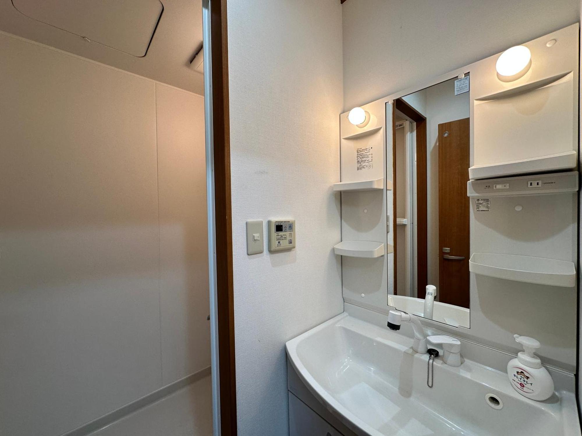 鶴橋駅徒歩2分 トイレ浴室複数あり3階建て一軒家車庫付き Daire Osaka Dış mekan fotoğraf